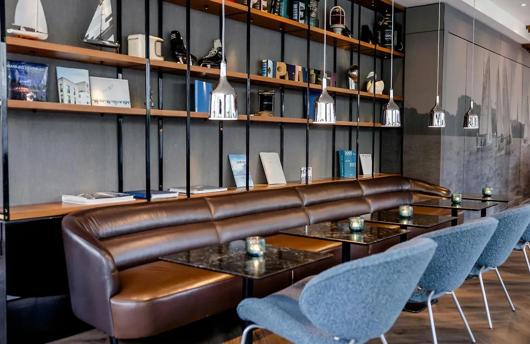 Motel One Hamburg-Alster-1